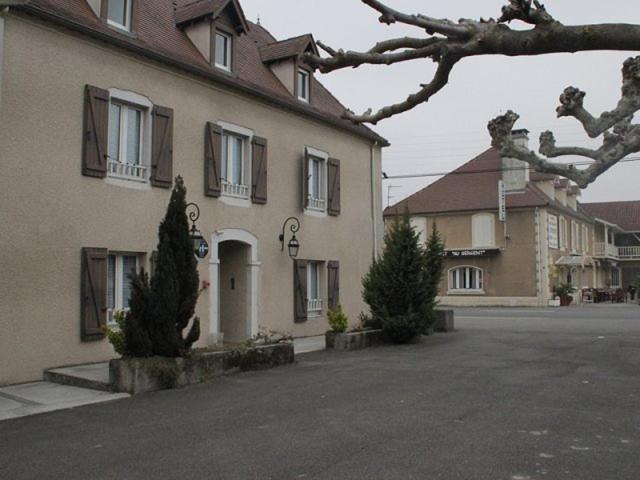 Hotel Peret Denguin Kültér fotó